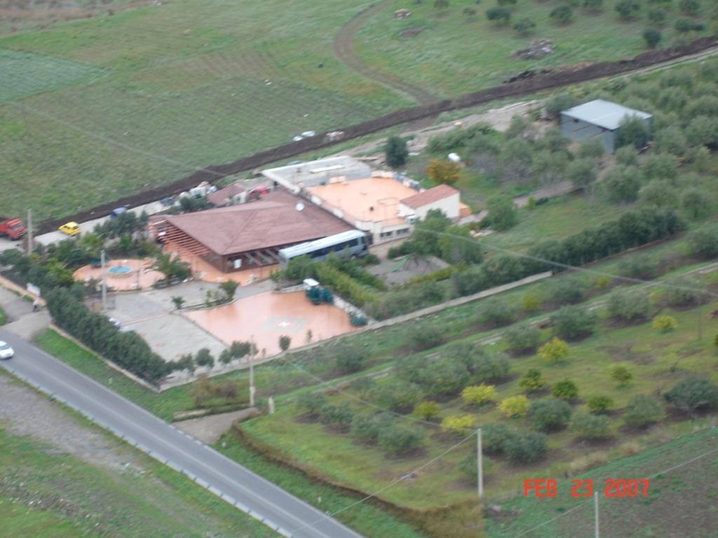 Agriturismo La Targa Buonfornello Buitenkant foto