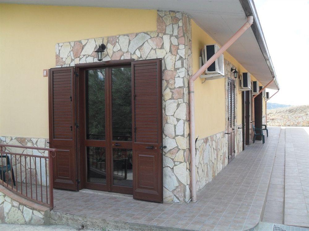 Agriturismo La Targa Buonfornello Buitenkant foto