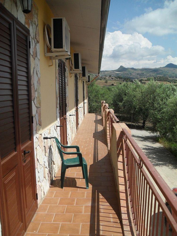 Agriturismo La Targa Buonfornello Buitenkant foto